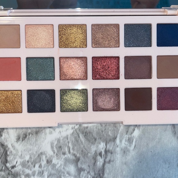 Ciate Eyeshadow Palette - Picture 3 of 3